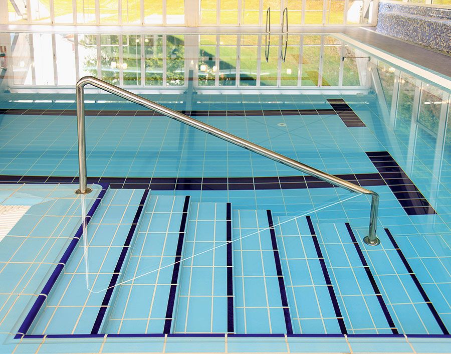    /></p>
<br /><br />
<hr size=